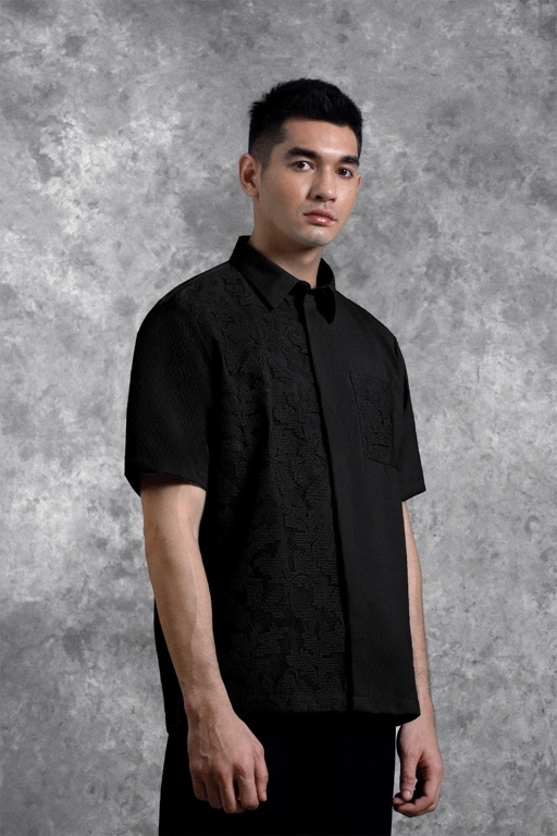 Image of Kemeja Brukat Saku Renjana Lengan Pendek Bayang