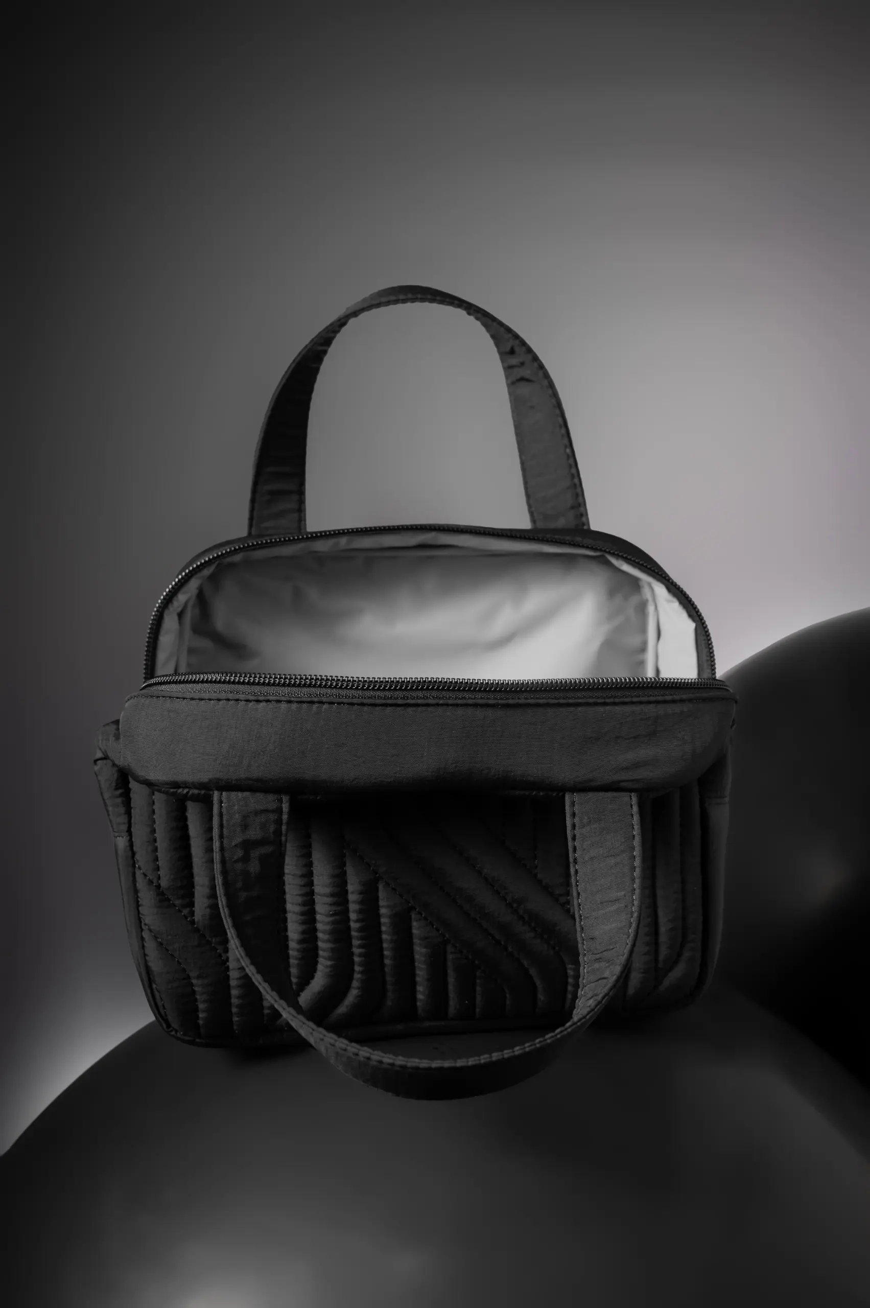 BUNNY LUNCH BAG BLACK