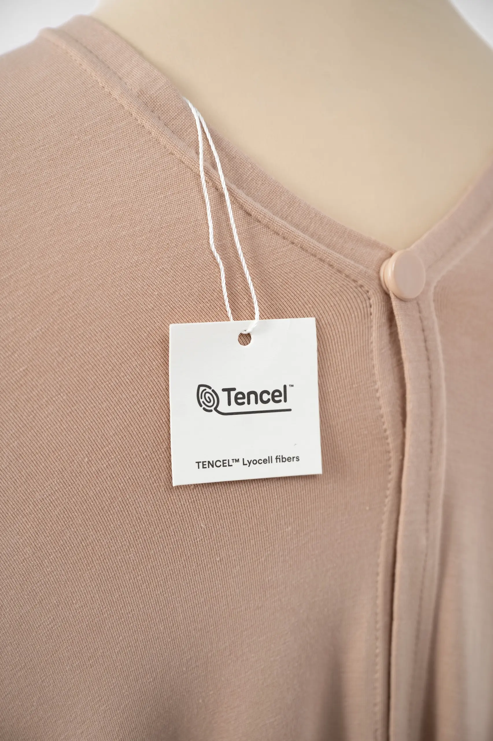 SIMPLY NURSING APRON TENCEL FULL COVER ALMOND