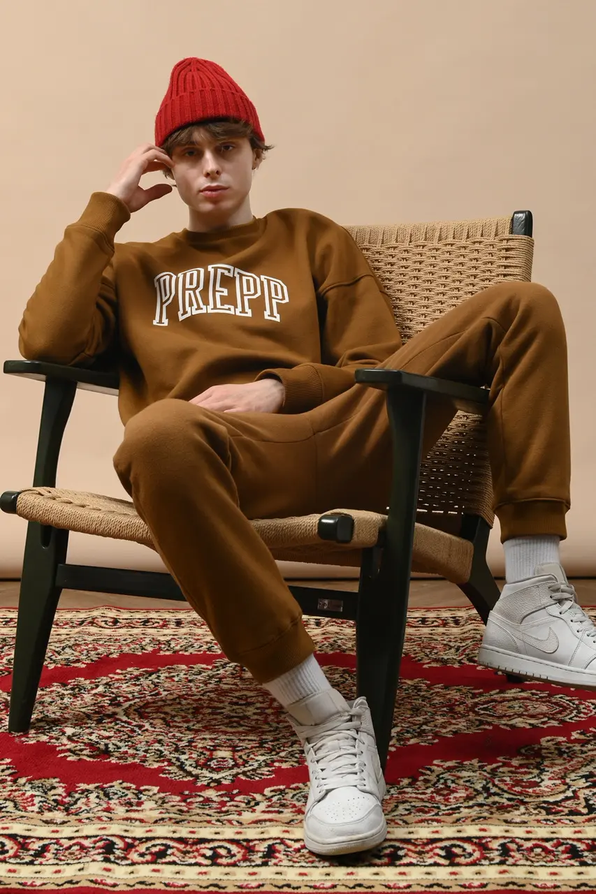 COLLEGIATE SWEATSHIRT BROWN