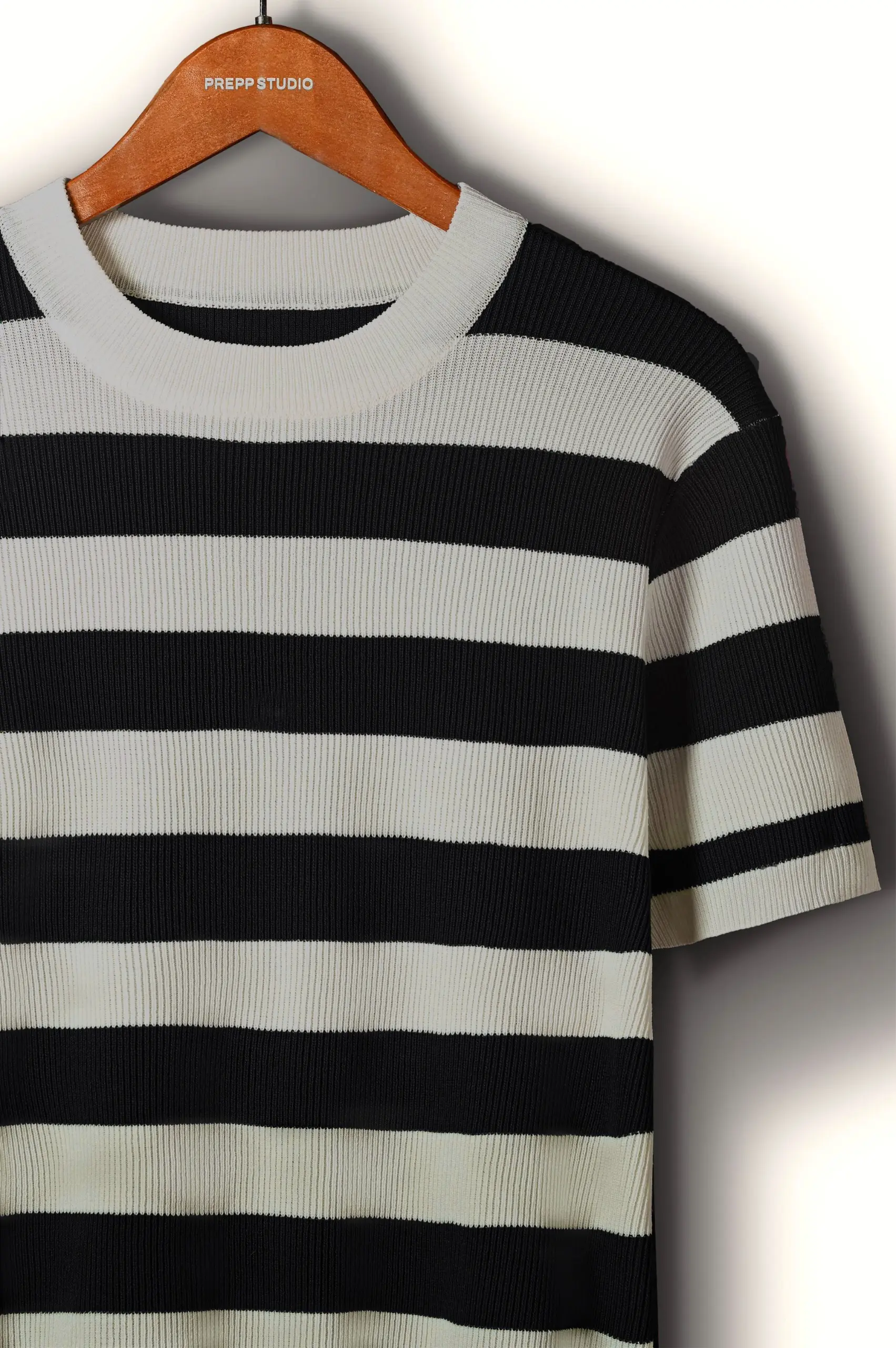 ALIGNIT STRIPE TEES BLACK