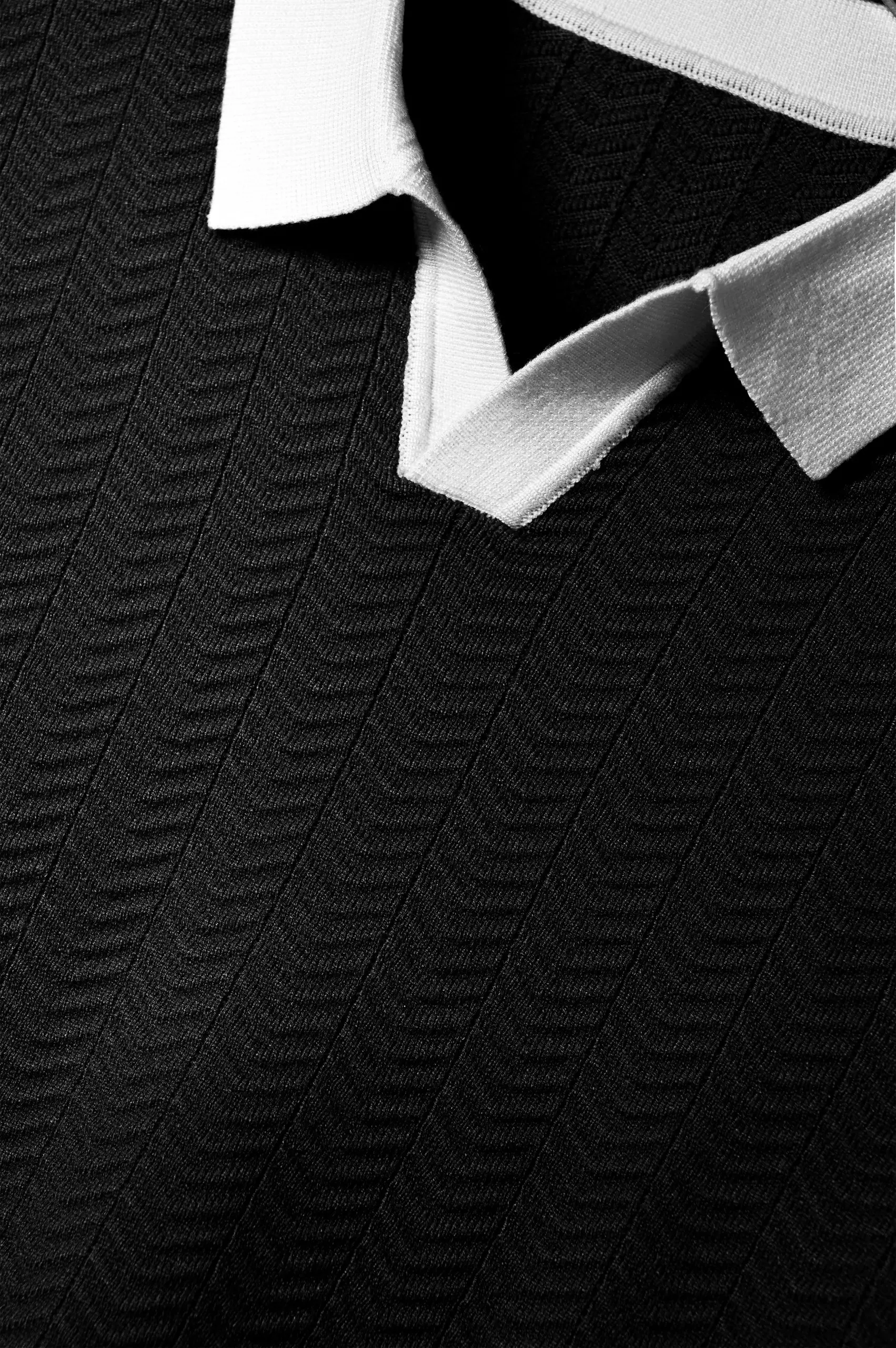ZIGWEAVE KNIT POLO BLACK