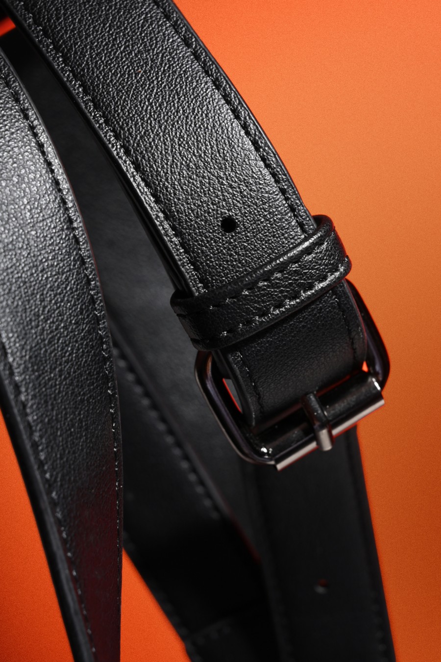 PAEC02-HUSTLE SLING BAG BLACK