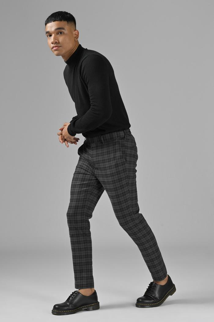 CELANA PREPP STUDIO ROYAL ANKLE TARTAN PANTS GREY ON BLACK