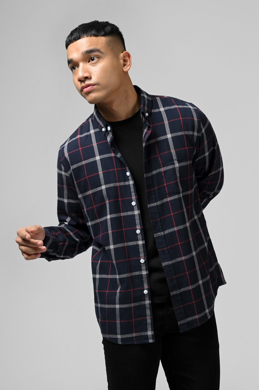 ULTIMATE FLANNEL BLACK WITH RED WHITE LINE