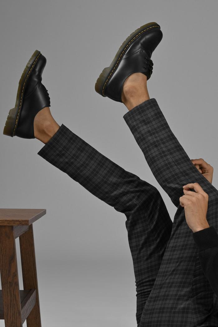 CELANA PREPP STUDIO ROYAL ANKLE TARTAN PANTS GREY ON BLACK