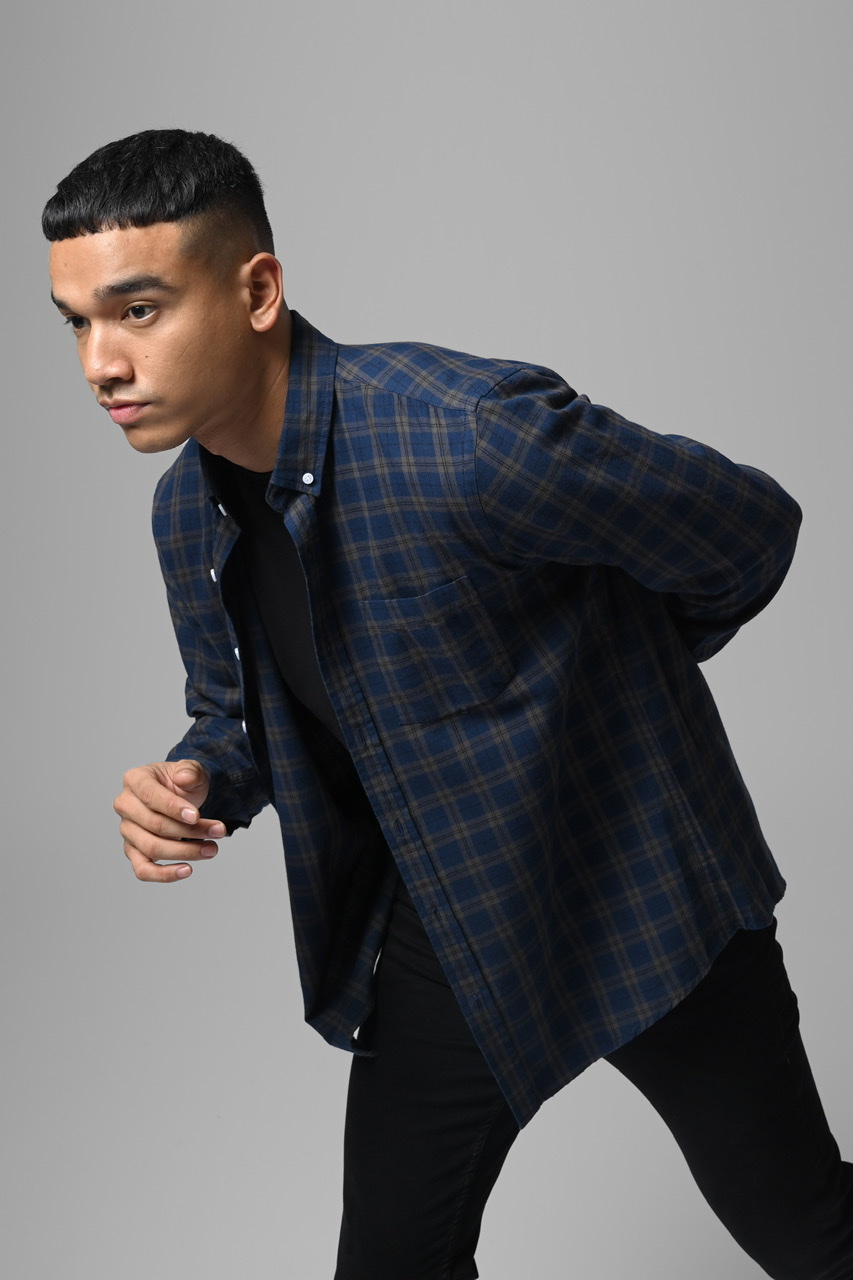 ULTIMATE FLANNEL DARK BLUE WITH BROWN