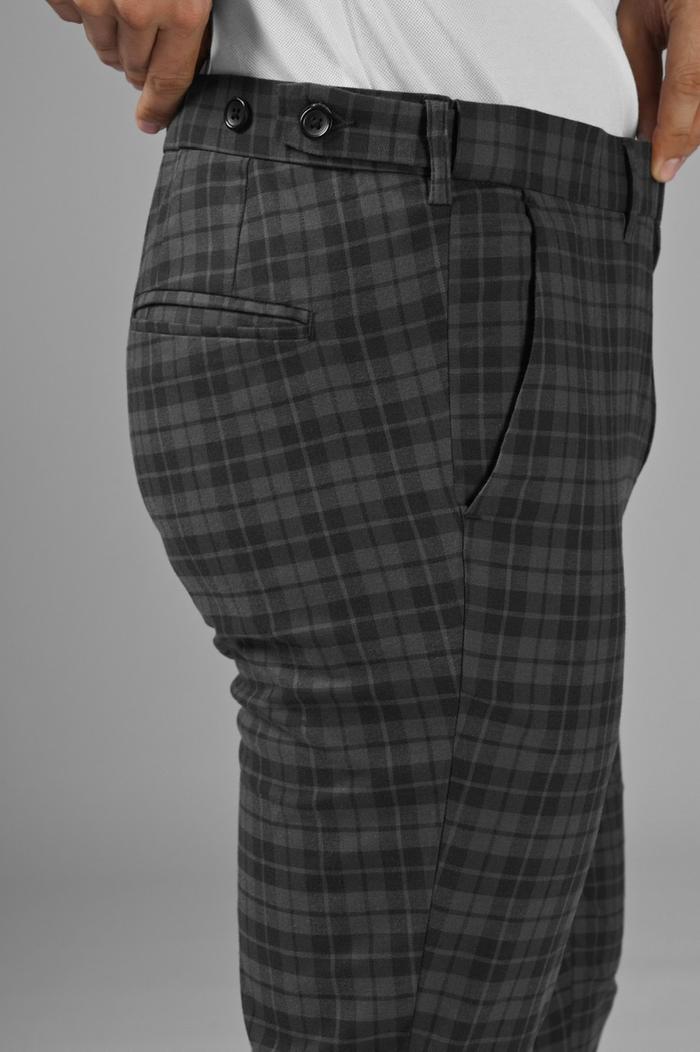 CELANA PREPP STUDIO ROYAL ANKLE TARTAN PANTS GREY ON BLACK