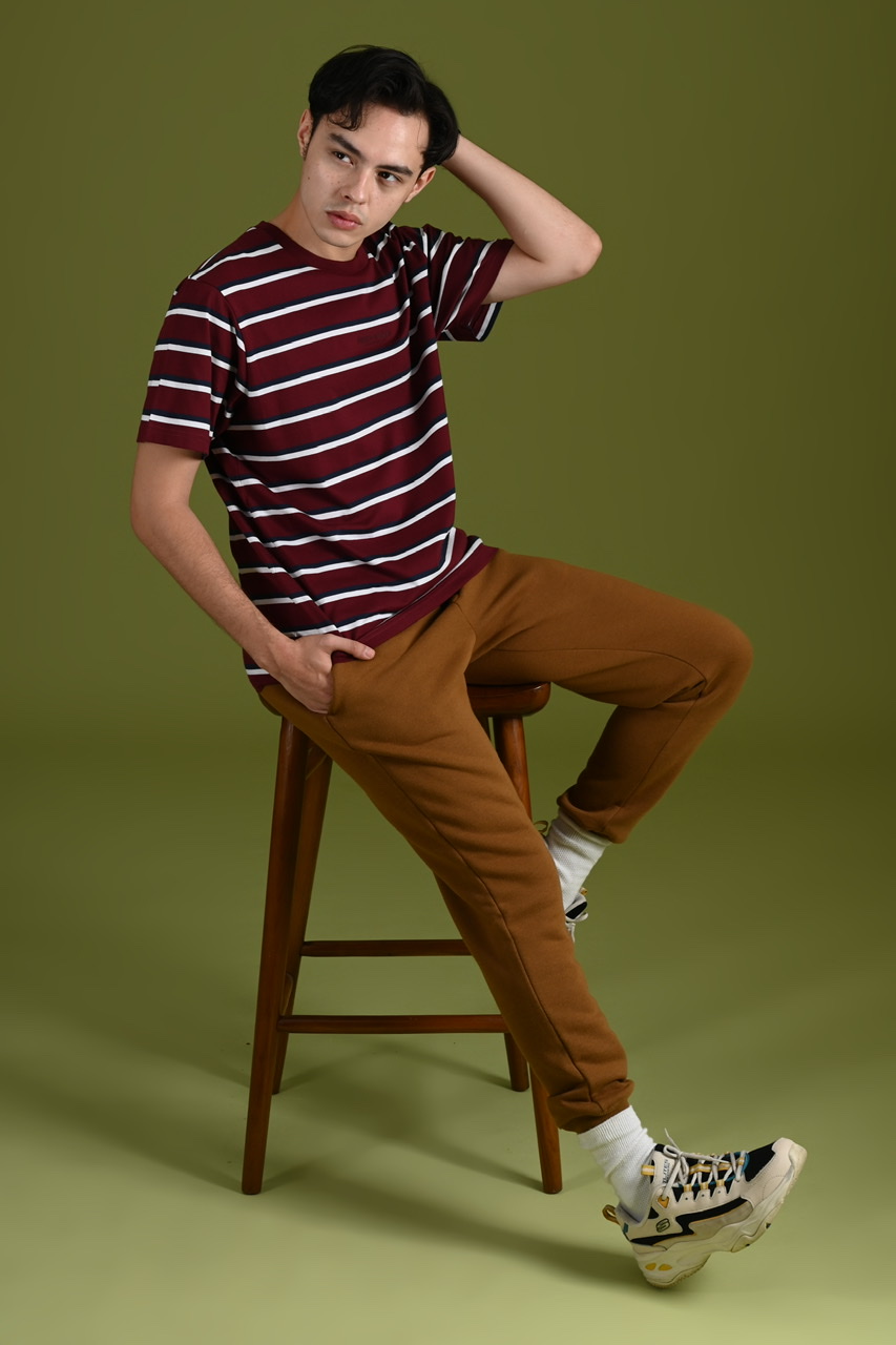 STRIPE TEES WORDING MAROON