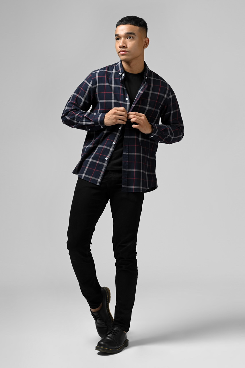 ULTIMATE FLANNEL BLACK WITH RED WHITE LINE