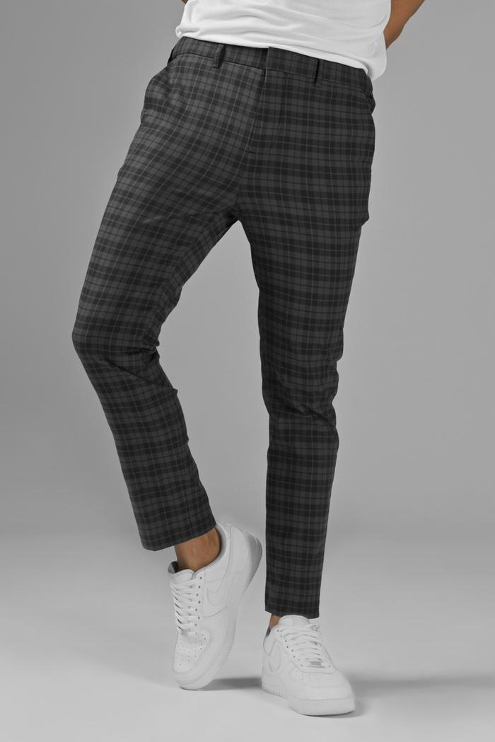 CELANA PREPP STUDIO ROYAL ANKLE TARTAN PANTS GREY ON BLACK
