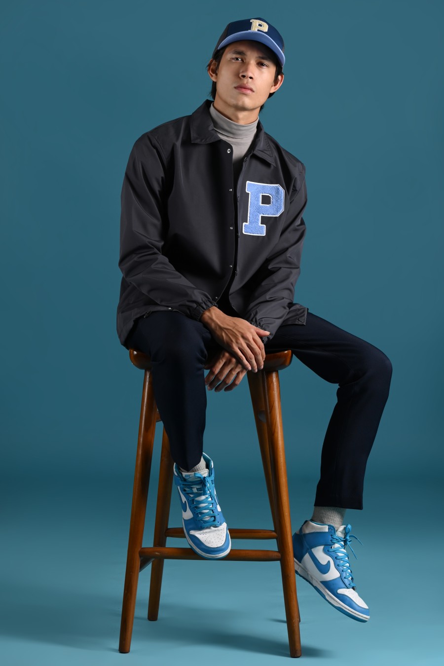 COLLEGIATE COACH JACKET GREY