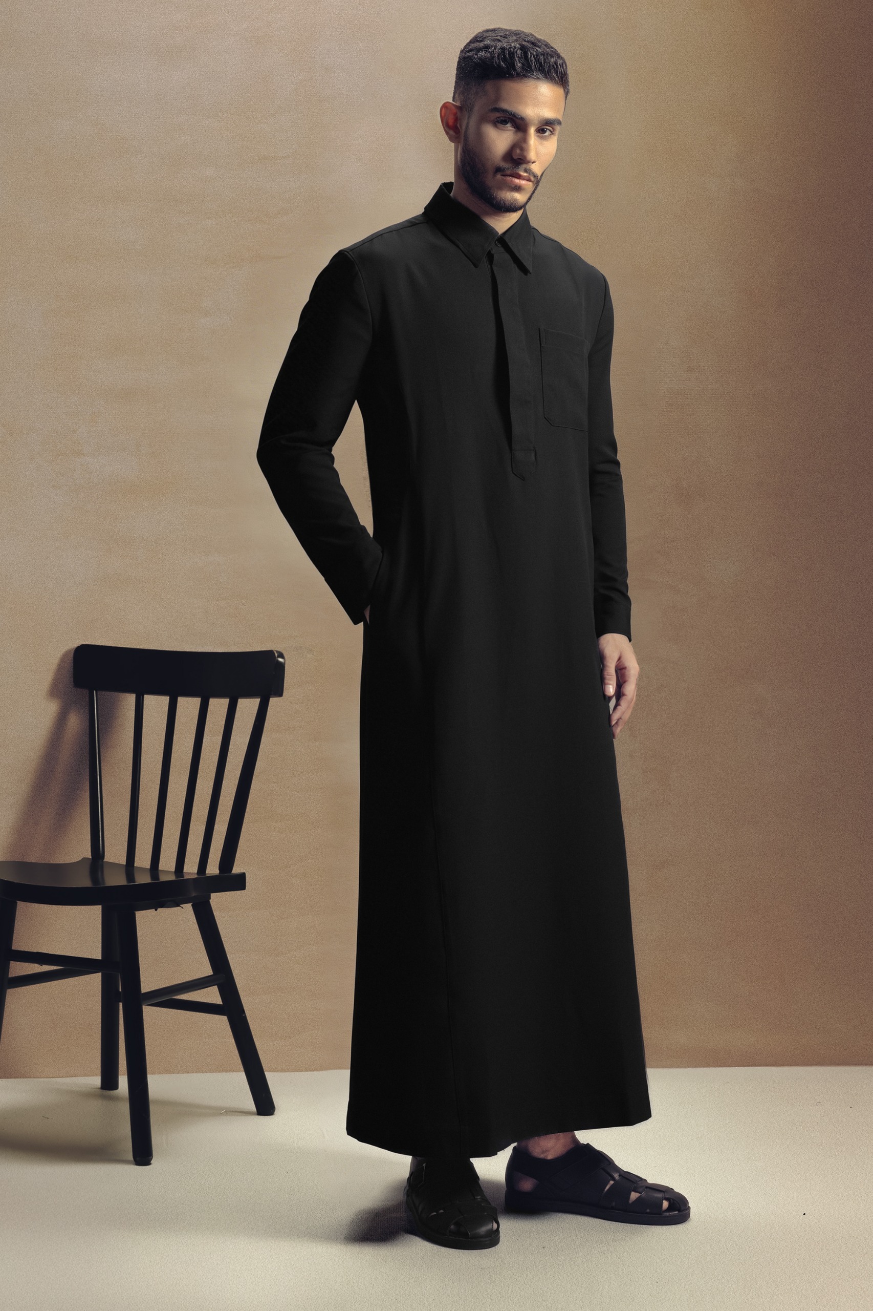 Raka Thobe Black