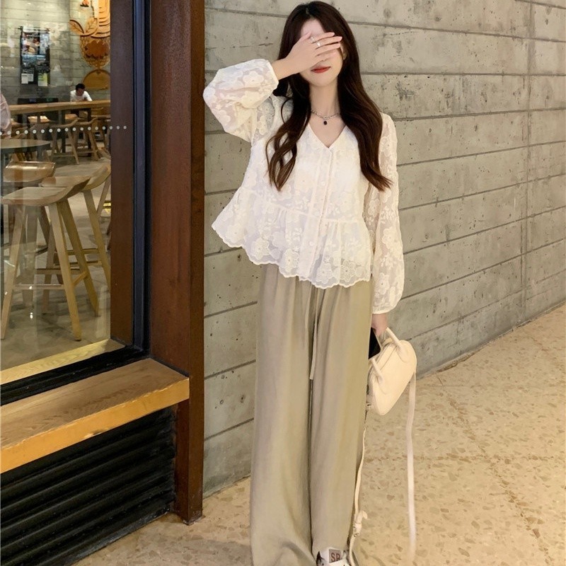 LYR303 | SELYRA Korean Lace Peplum Blouse Wanita – Blouse Cream Feminine Daily Wear