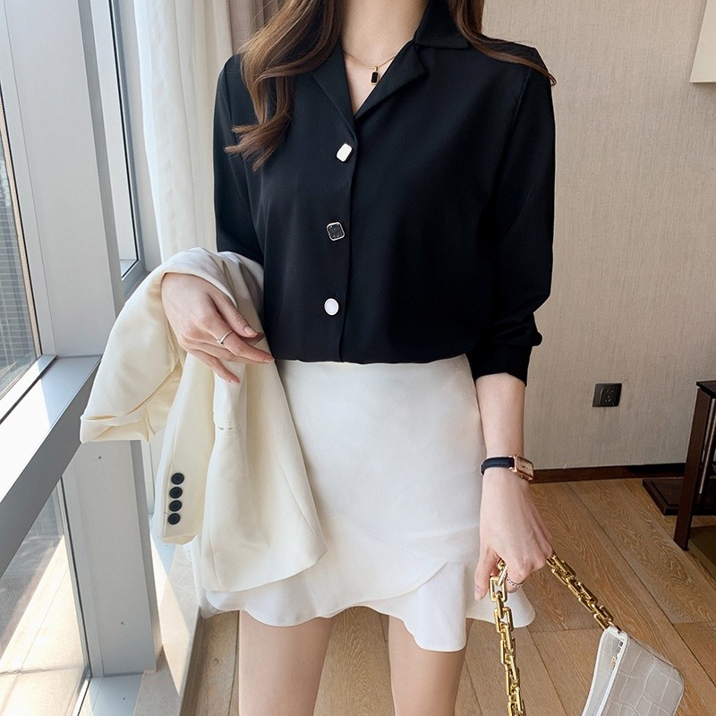 LYR316 | SELYRA Korean Gold Button Blouse Wanita – Elegant Office Long Sleeve Top