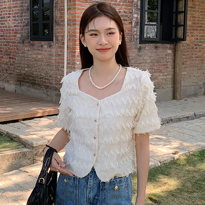 LYR302 | SELYRA Korean Textured Blouse Wanita – Blouse Putih Feminine Daily Wear