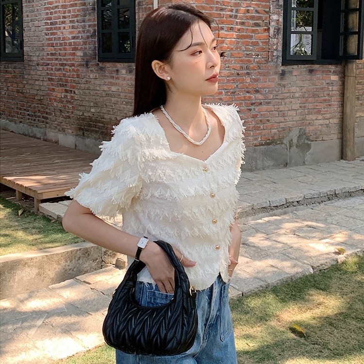 LYR302 | SELYRA Korean Textured Blouse Wanita – Blouse Putih Feminine Daily Wear