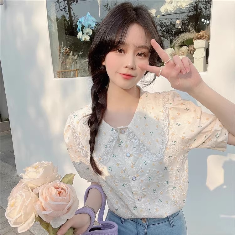 LYR304 | SELYRA Korean Floral Blouse Wanita – Blouse Putih Motif Bunga Feminine Daily Wear