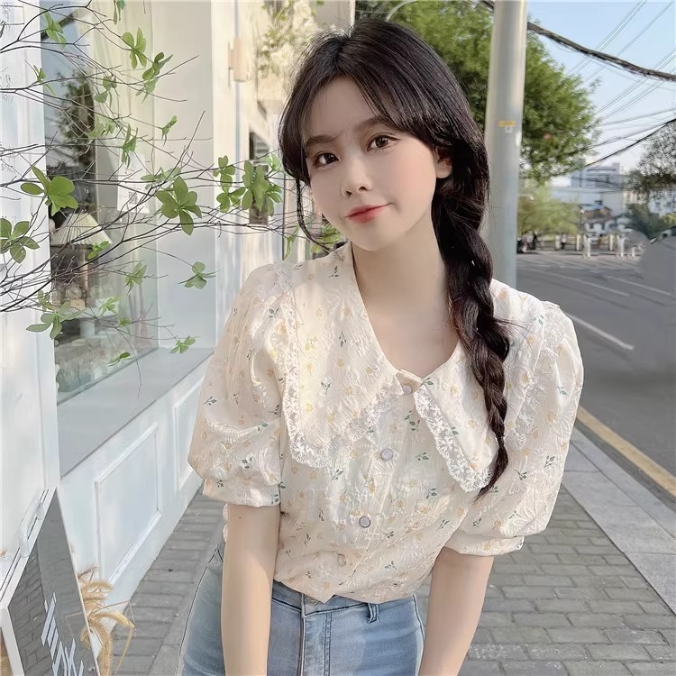 LYR304 | SELYRA Korean Floral Blouse Wanita – Blouse Putih Motif Bunga Feminine Daily Wear