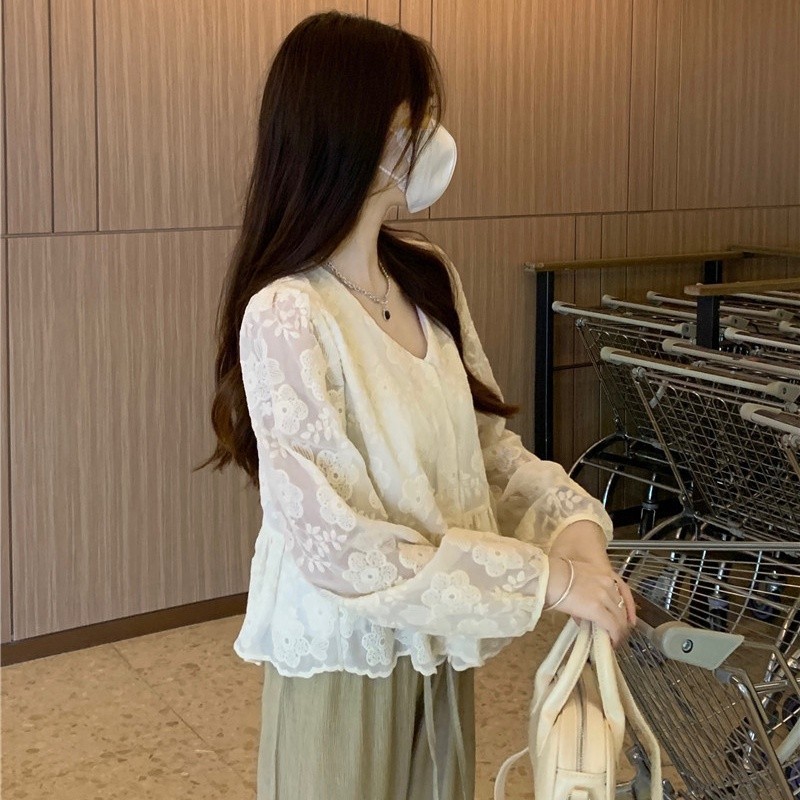 LYR303 | SELYRA Korean Lace Peplum Blouse Wanita – Blouse Cream Feminine Daily Wear