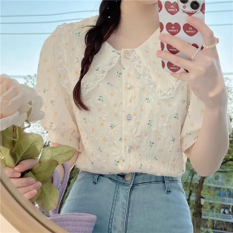 LYR304 | SELYRA Korean Floral Blouse Wanita – Blouse Putih Motif Bunga Feminine Daily Wear