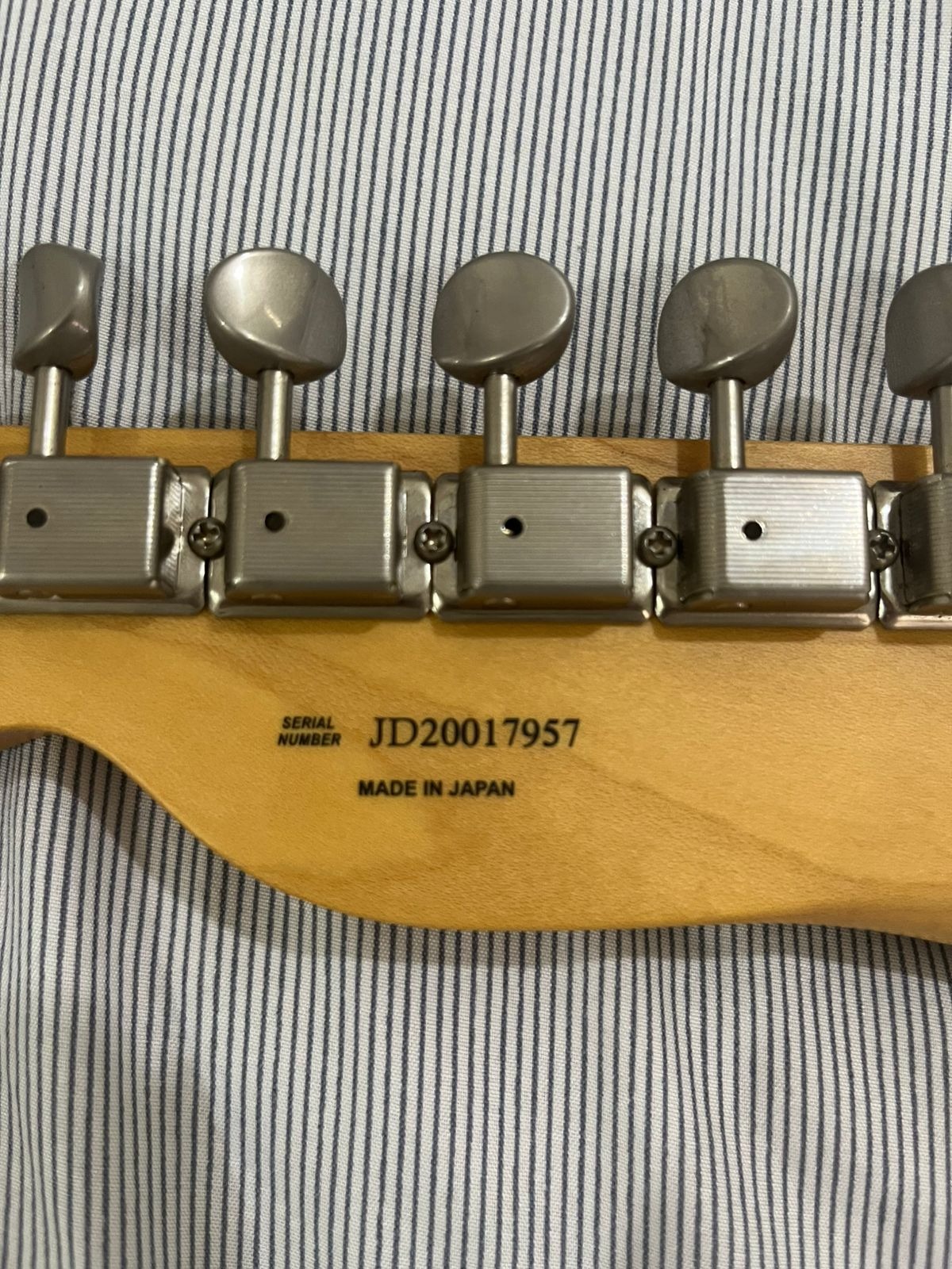Fender Japan Hybrid Telecaster with Maple Fretboard
