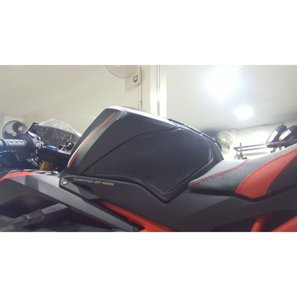 Tankgrip / Tank Grip WR3 Samping Kanan Kiri CBR 250 RR