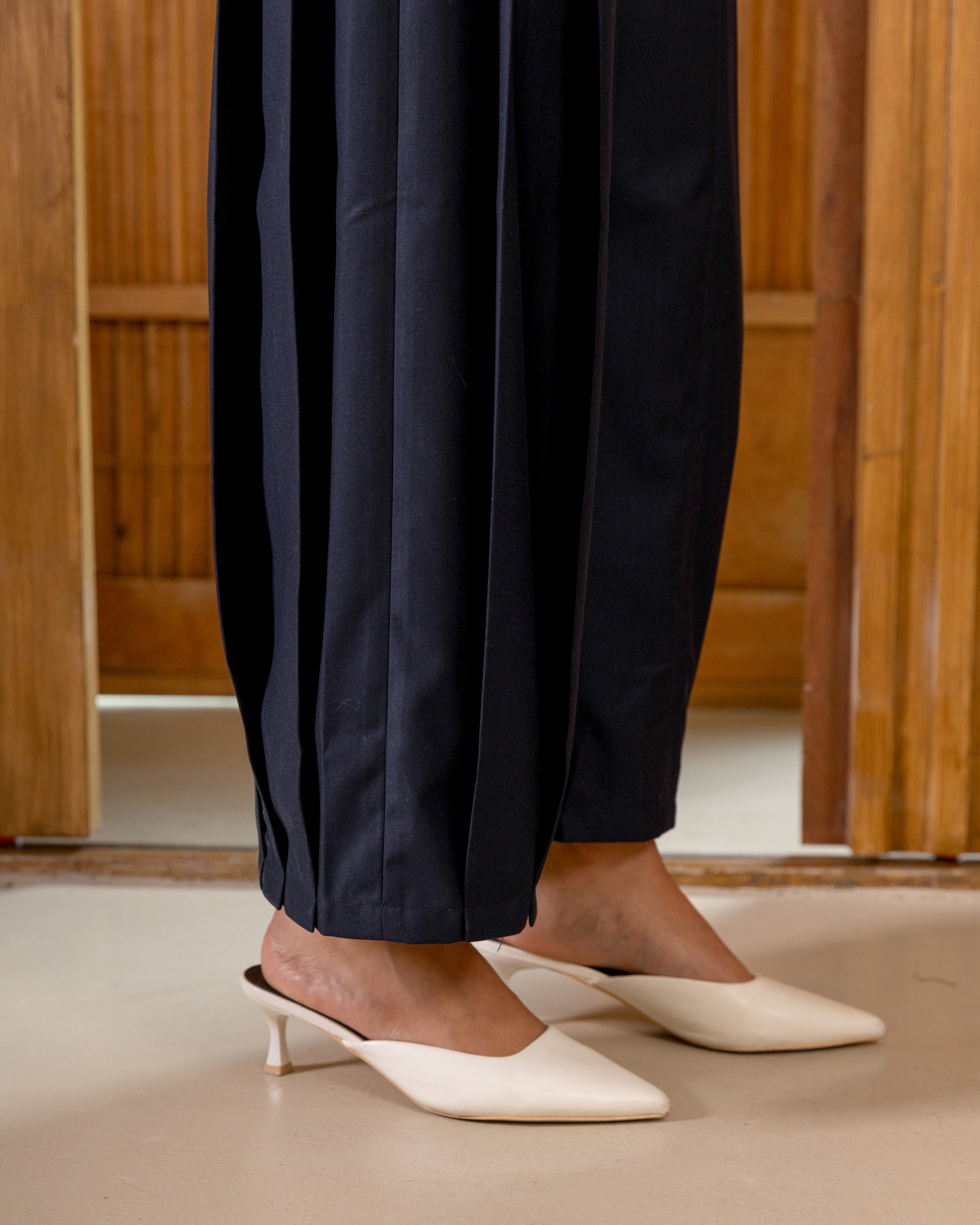 Soft Pleats Trousers
