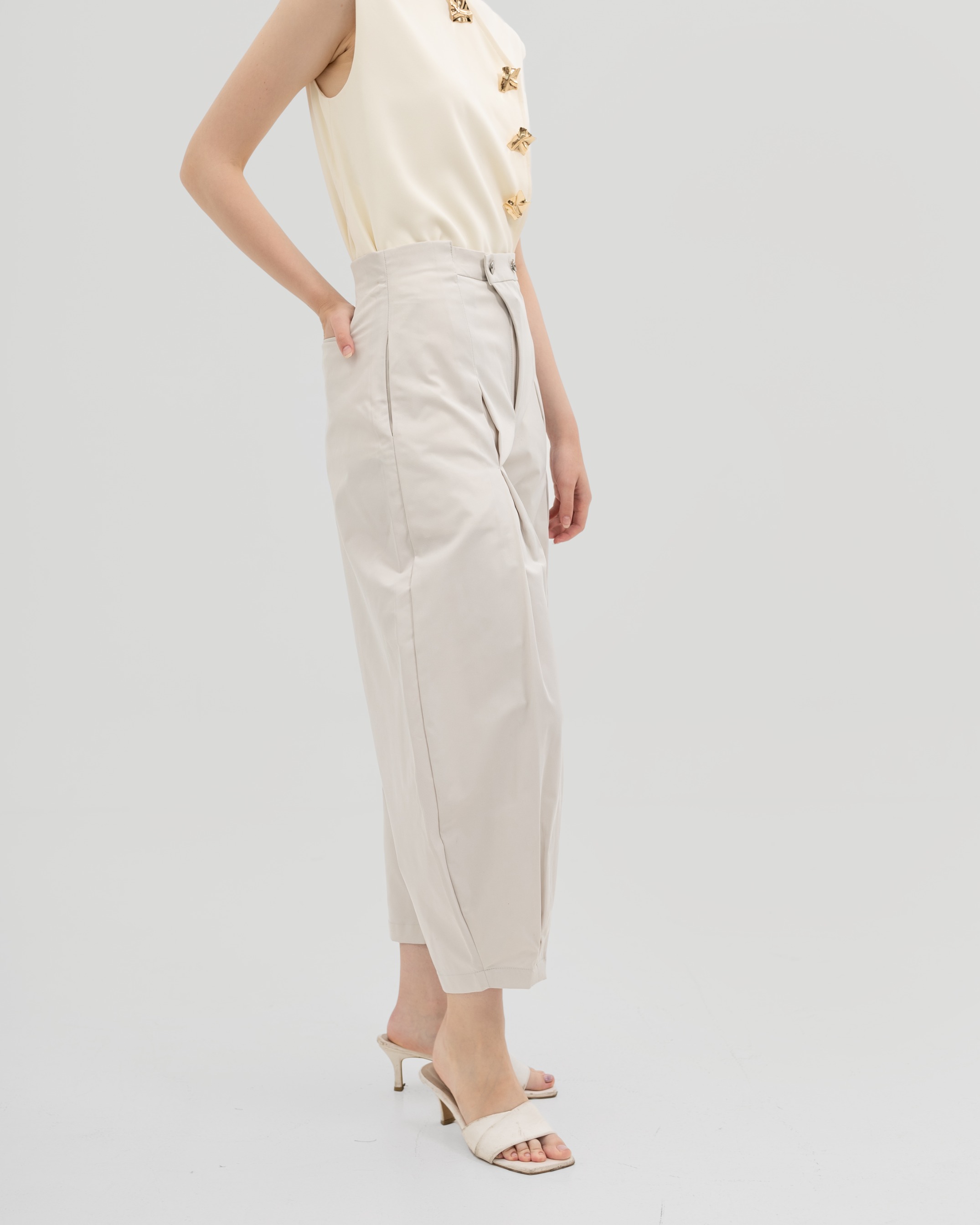 Pleated Barrel Pants