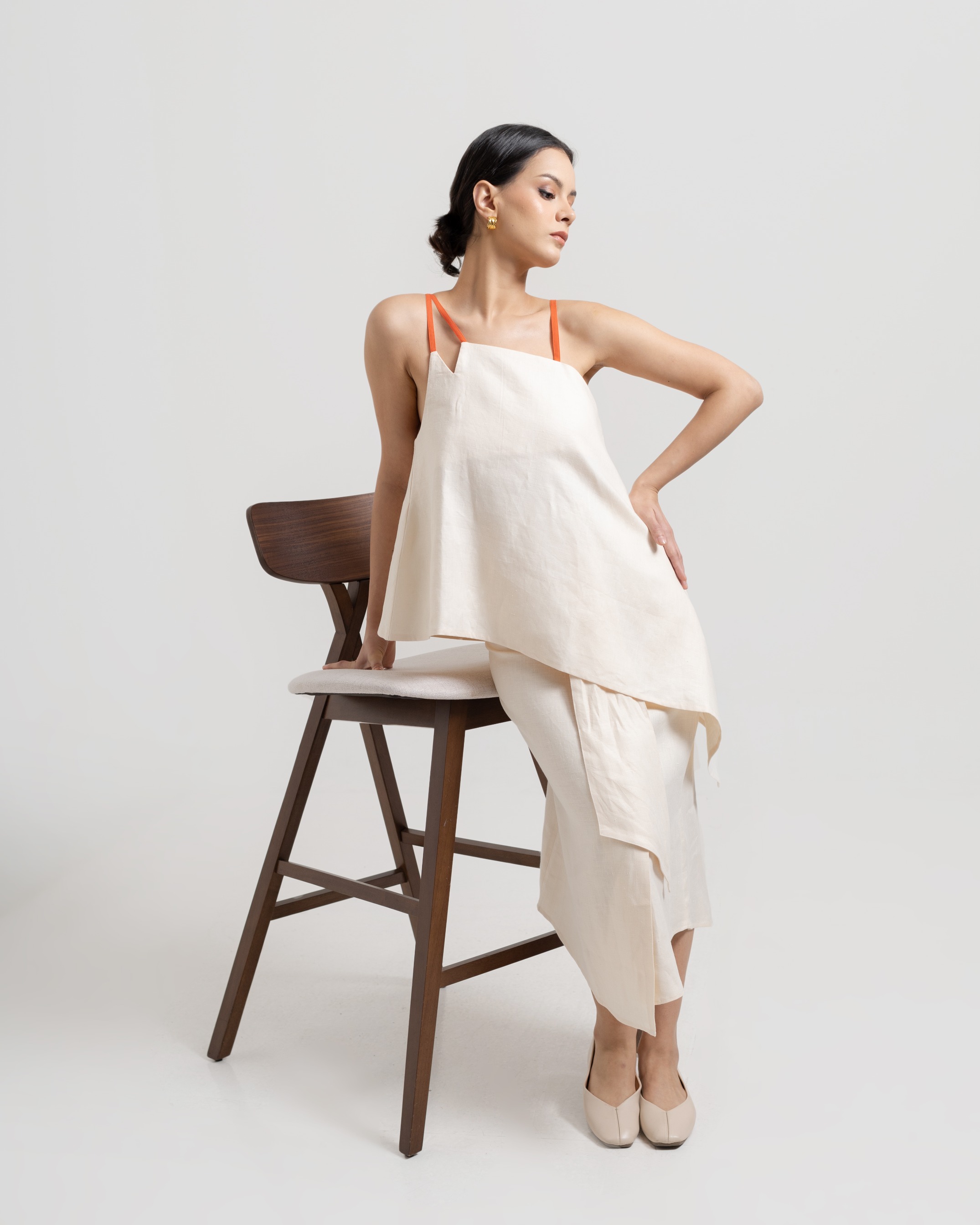 Contrast Strap Linen Top