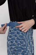 Raw Edge Jeans with Side Pockets