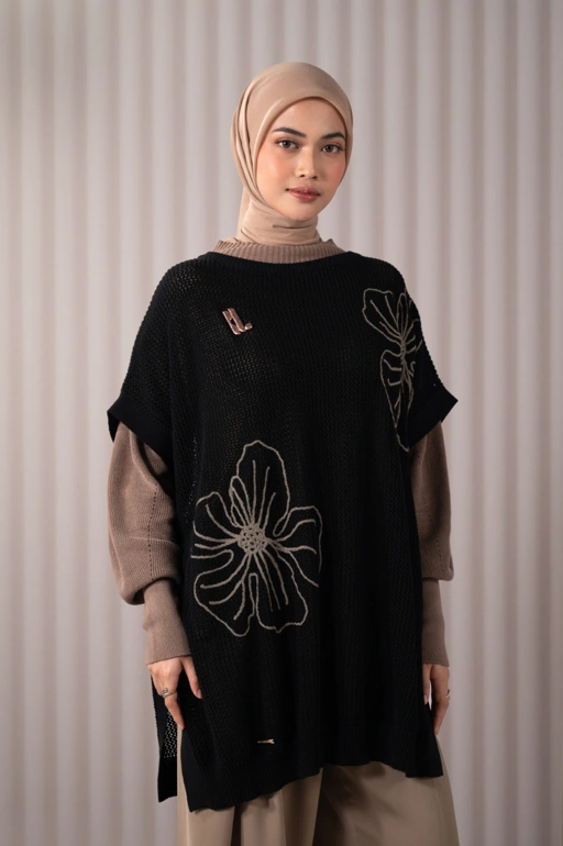 Image of MARÉA KNIT BLACK