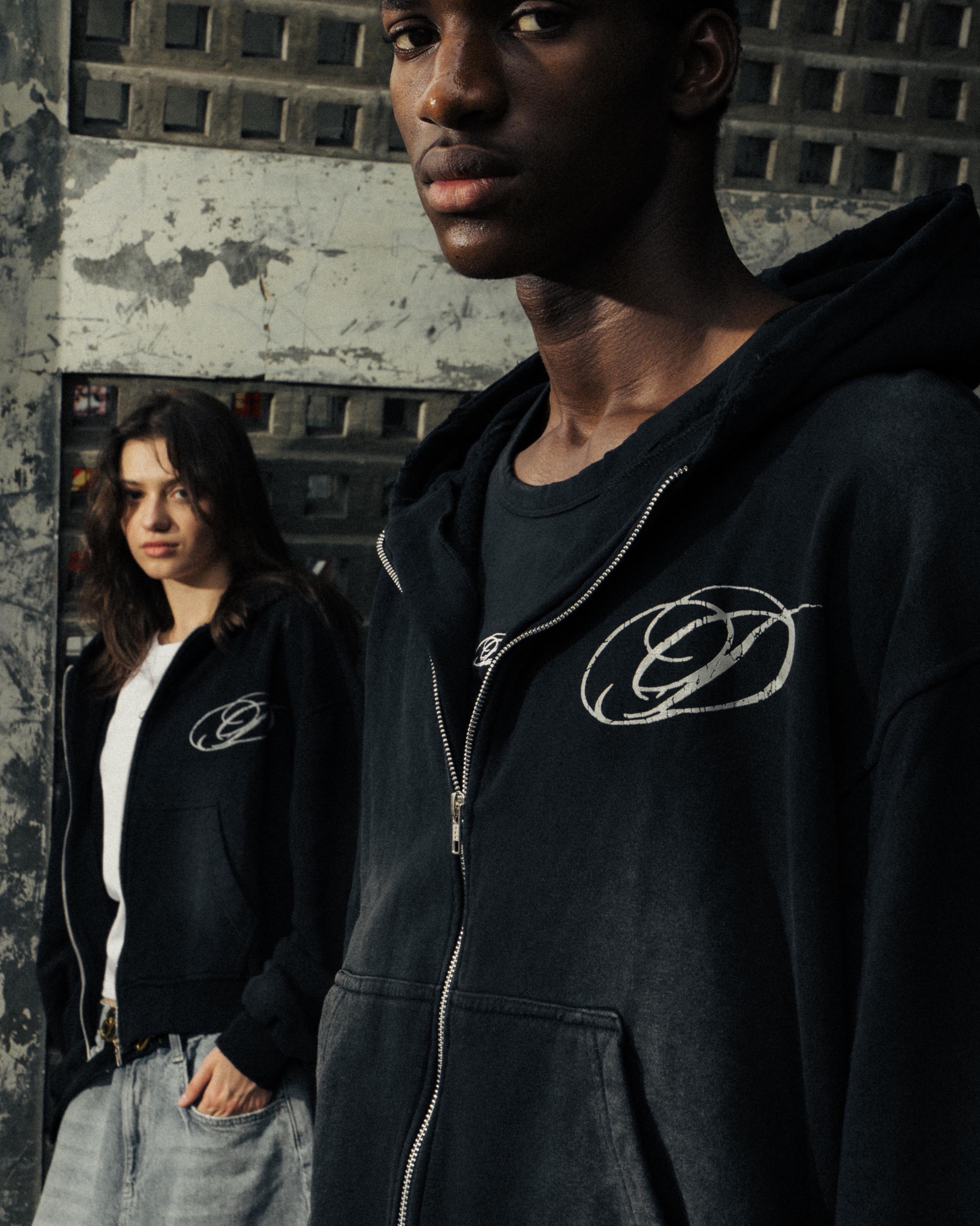 OBSIDIAN BLACK ZIPPER HOODIE
