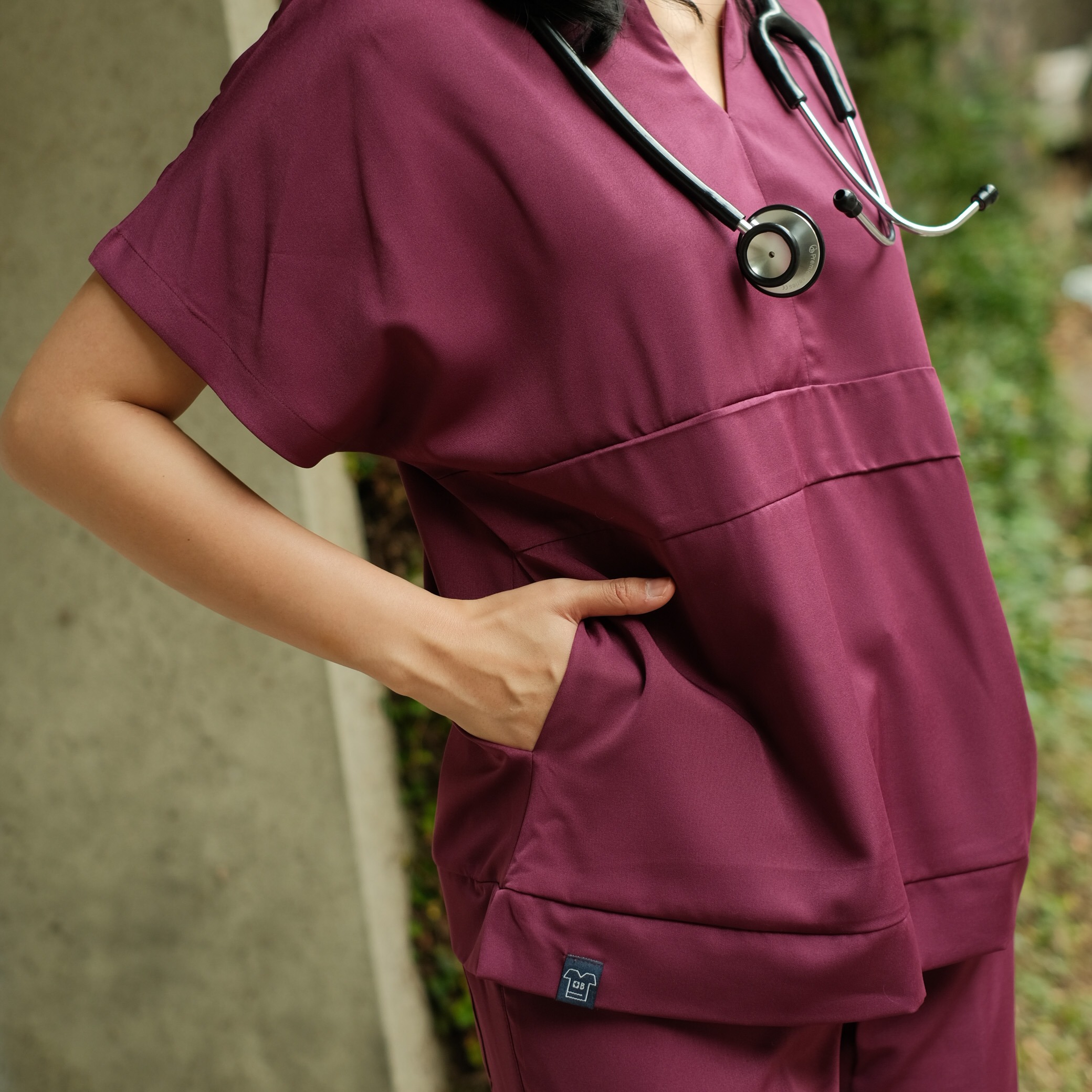 Cardinal - Slit Short Sleeve Set (Slim Fit Pants) - Wine
