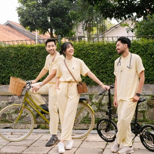 Image of Empirical - Mandarin Short Sleeve Set (Regular Pants) - Lemon Chiffon