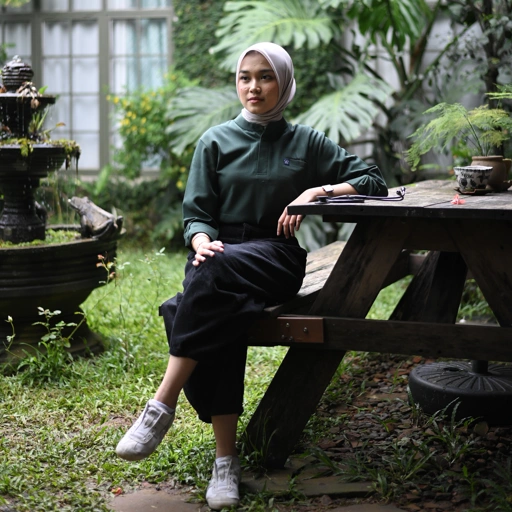 Image of Empirical - Mandarin Long Sleeve Top - Dark Green