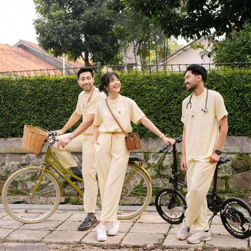 Image of Empirical - Mandarin Short Sleeve Set (Regular Pants) - Lemon Chiffon