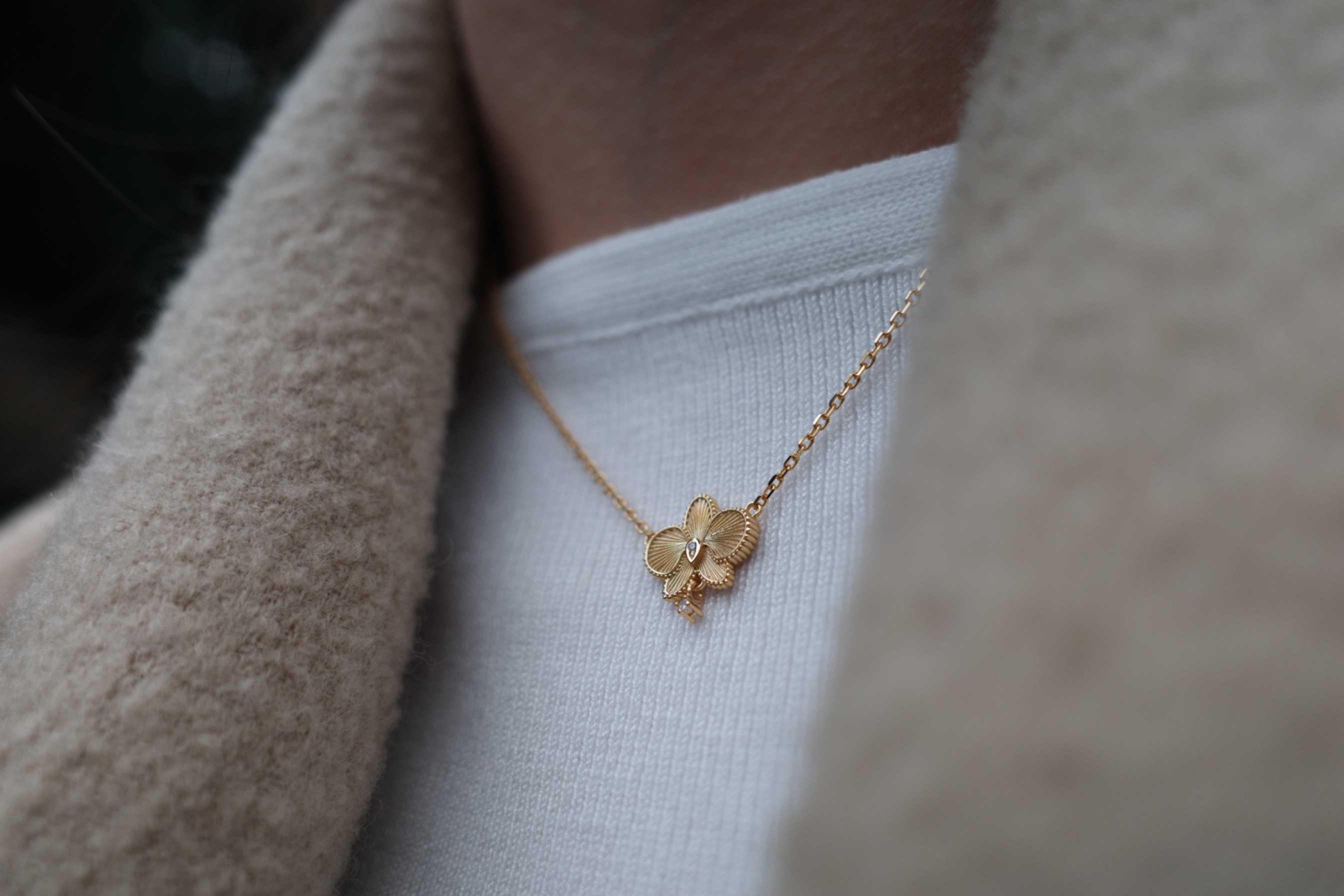 Gold 'Orchidea' Textured Necklace 