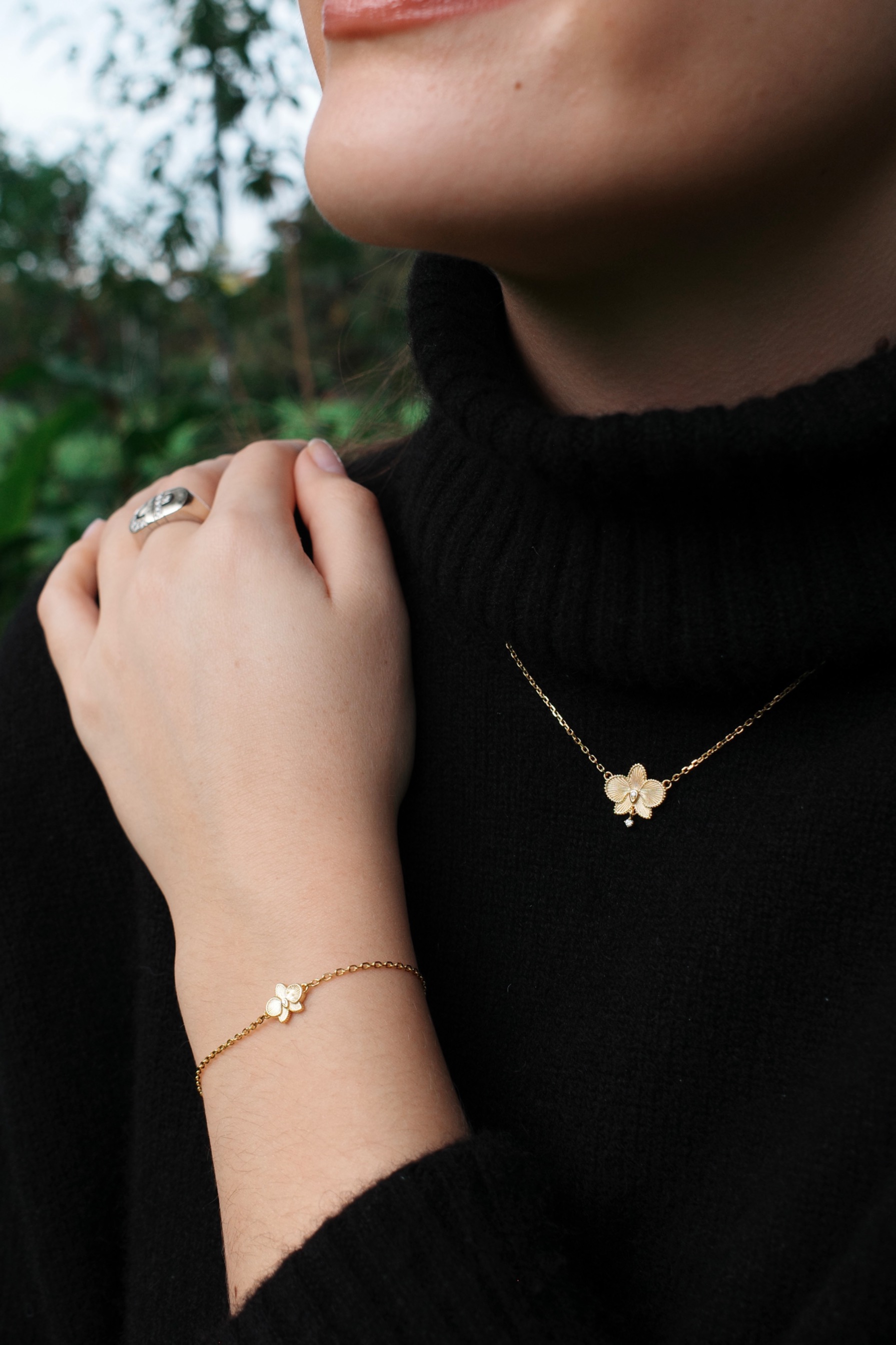 Gold 'Orchidea' Textured Necklace 