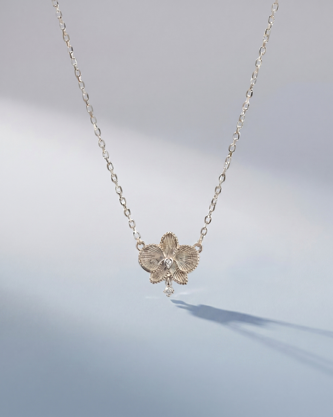 Silver Orchidea Textured Necklace