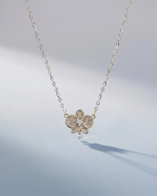 Silver Orchidea Textured Necklace 