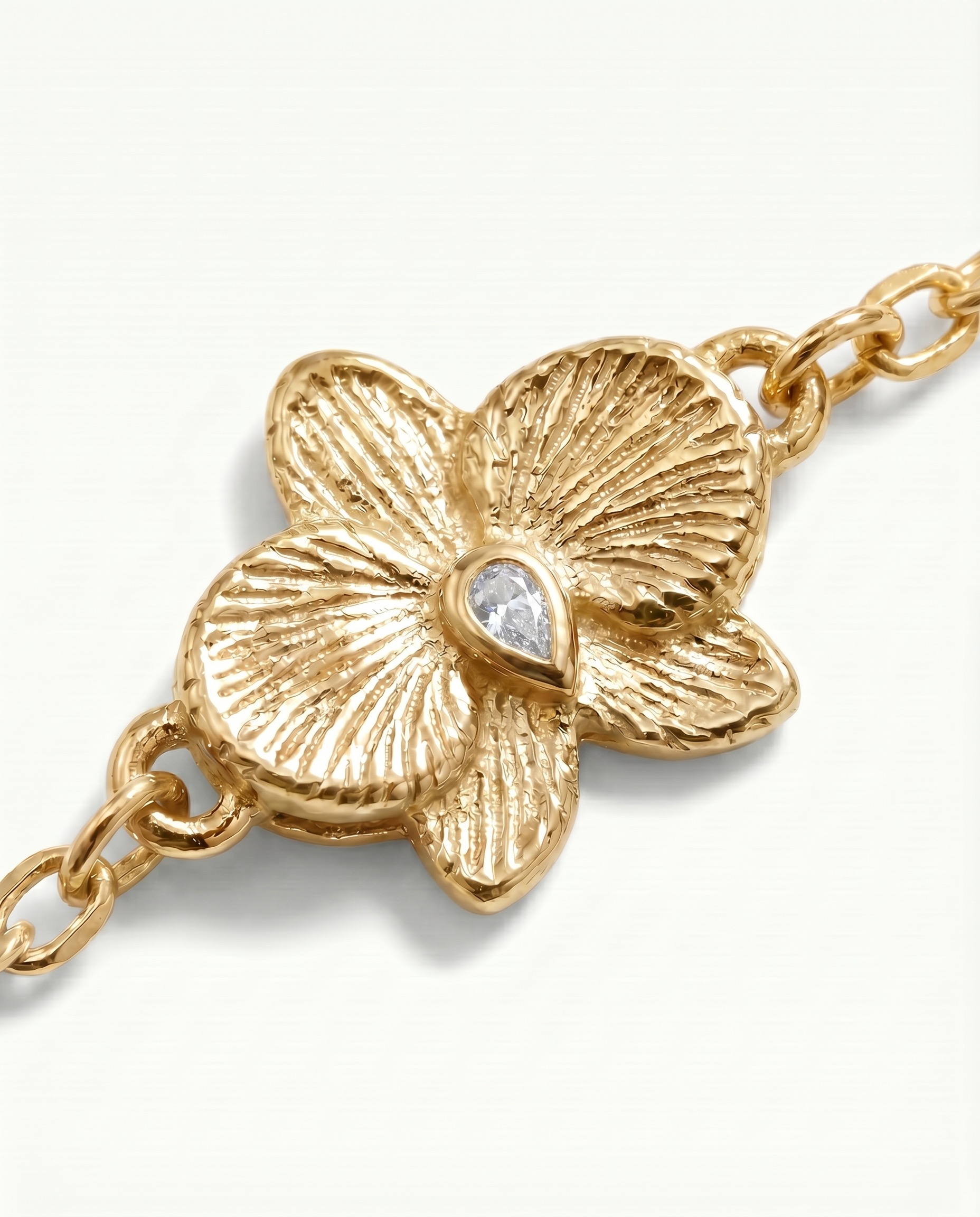 Gold Orchidea Textured Bracelet