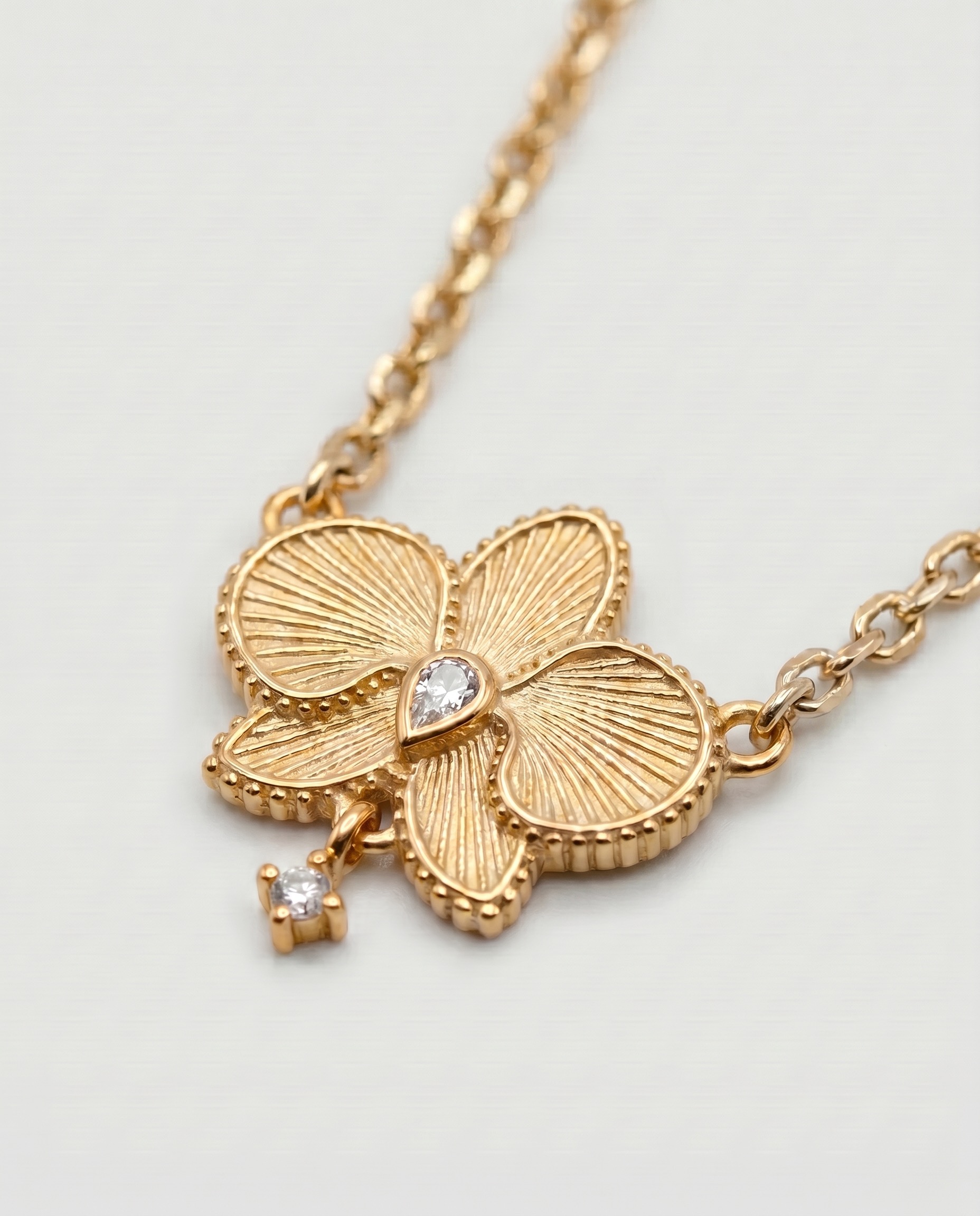 Gold 'Orchidea' Textured Necklace 