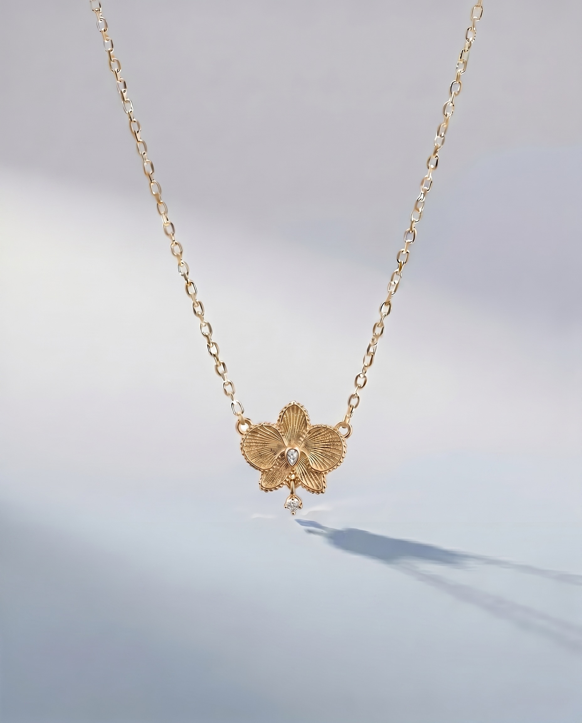 Gold 'Orchidea' Textured Necklace 