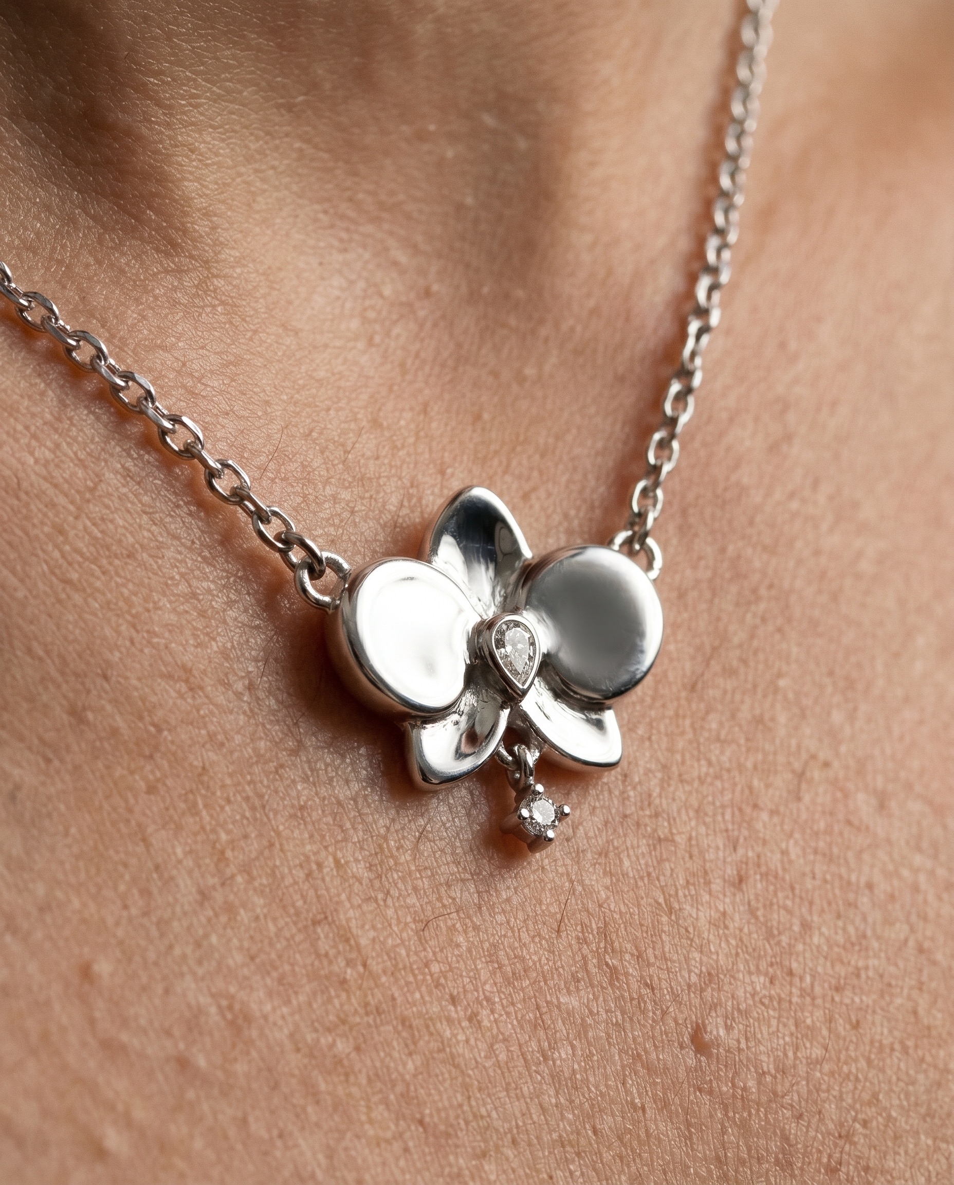 Silver 'Orchidea' Polished Necklace