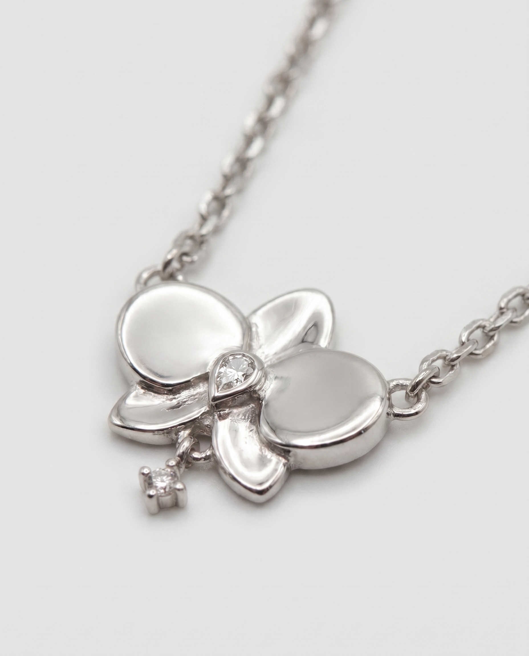 Silver 'Orchidea' Polished Necklace