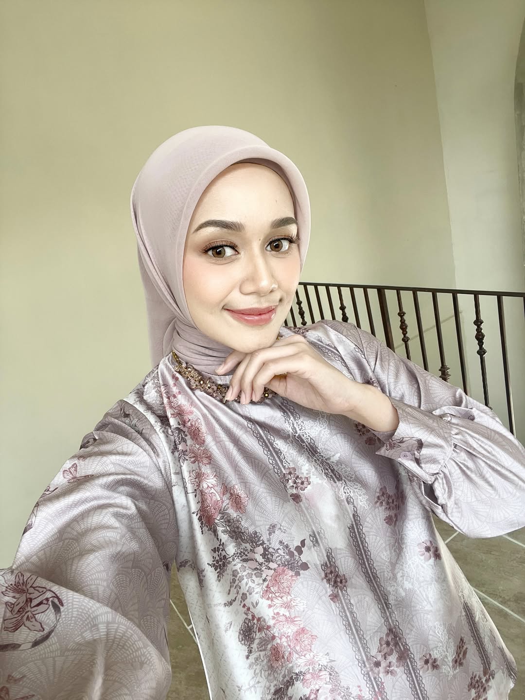 Roselle Series Raya