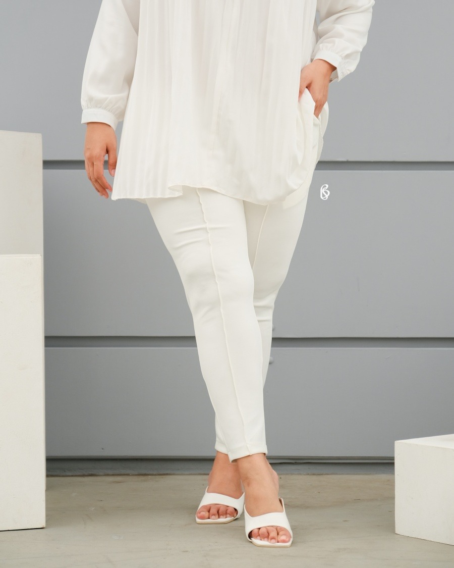 Jade Pants - Broken White | Celana Pencil Slimfit Pants Bigsize Jumbo