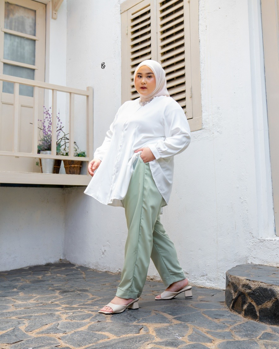 Eve Pants - Sea Salt  | Bawahan Celana Ankle Bigsize Jumbo
