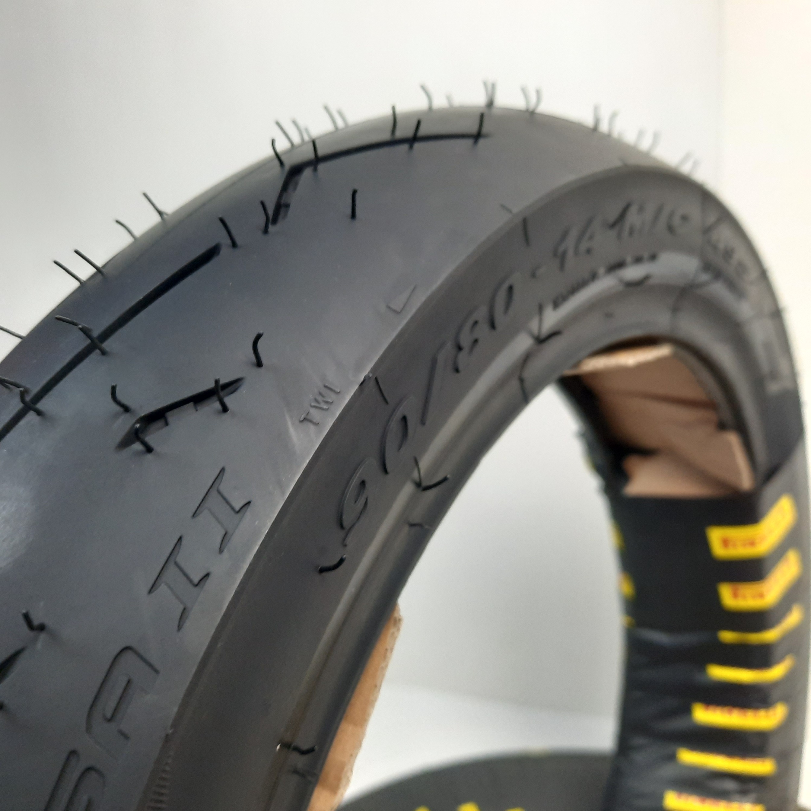 Pirelli Diablo Rosso Corsa II 90/80-14 TUBELESS